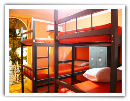 Dormitorio de 9 camas misto
